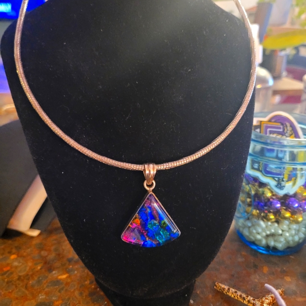 Vintage 925 sterling silver necklace with pendant 18 inches.